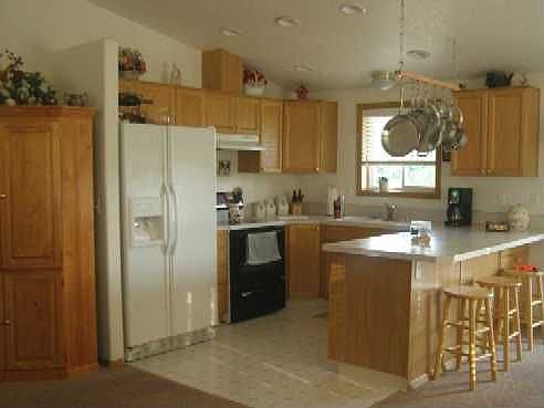 2nd image of 801 NW 16th Cir