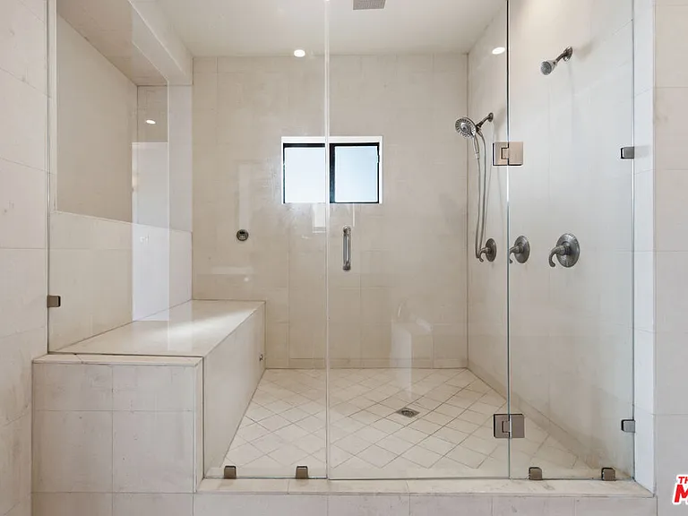 8908 Appian Way — Photo 25