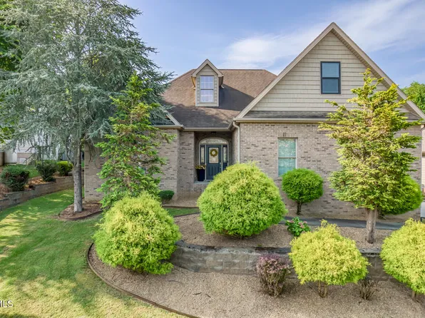 1016 Embassy Row, Johnson City, TN 37601