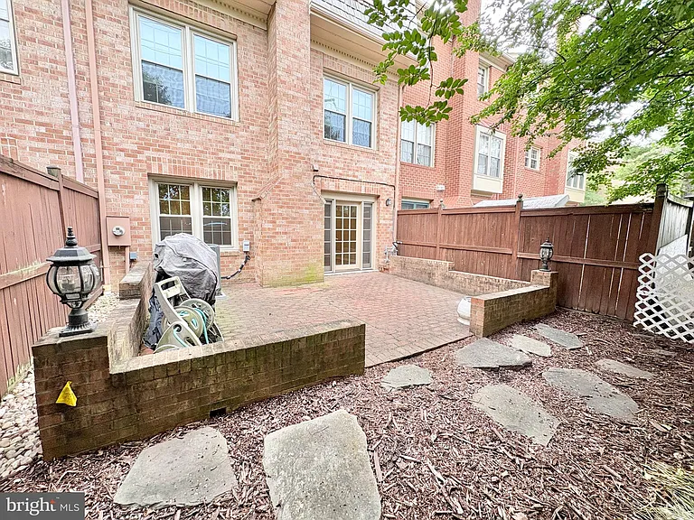 5111 Heritage Ln — Photo 46