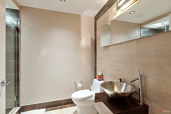 Sold by Modern Spaces | media 3