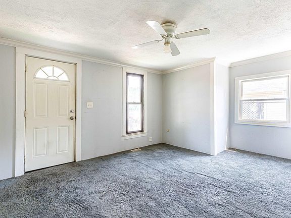 3rd image of 126 E Whitley St
