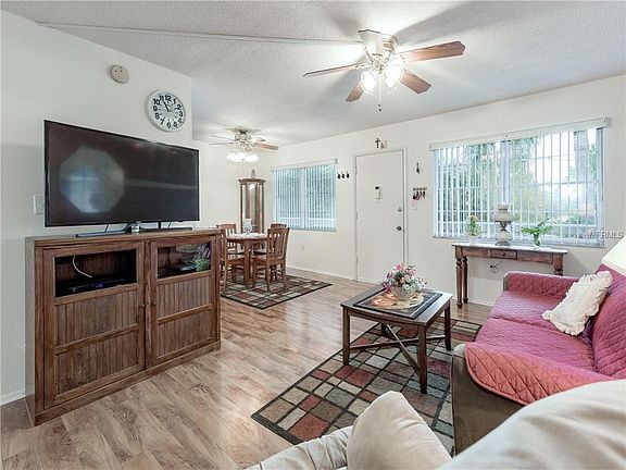 5th image of 8101 11th St N APT 321