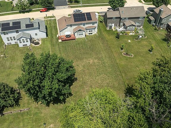3rd image of 2011 Fox Trail Dr NE