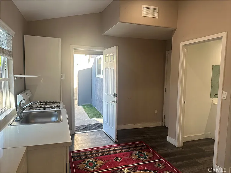 7024 Wilbur Ave — Photo 3