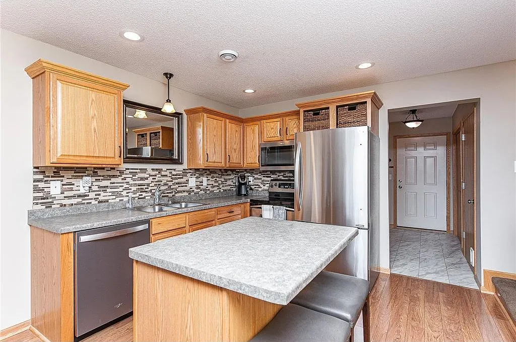 2 bed, 1.5 bath, 1080 sqft, $1,950 — Photo 1
