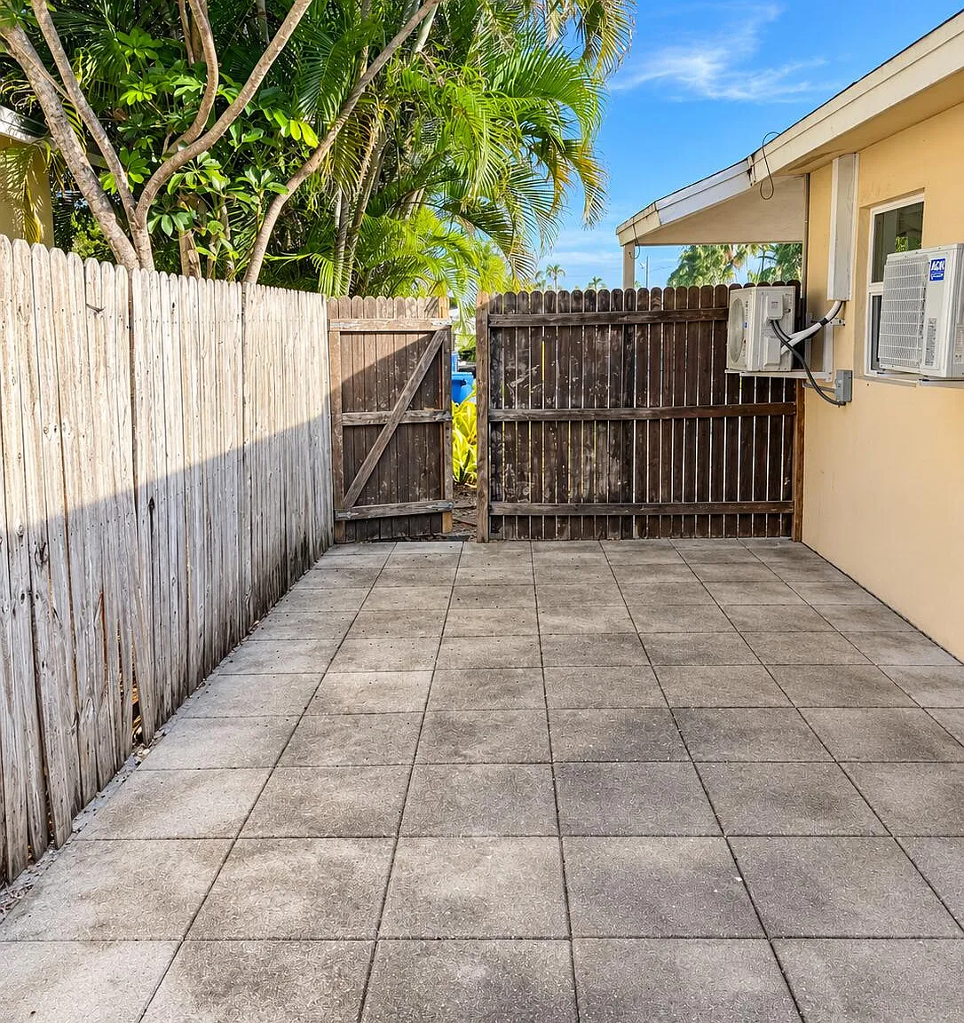 2 bed, 2.0 bath, 1726 sqft, $2,600 — Photo 3