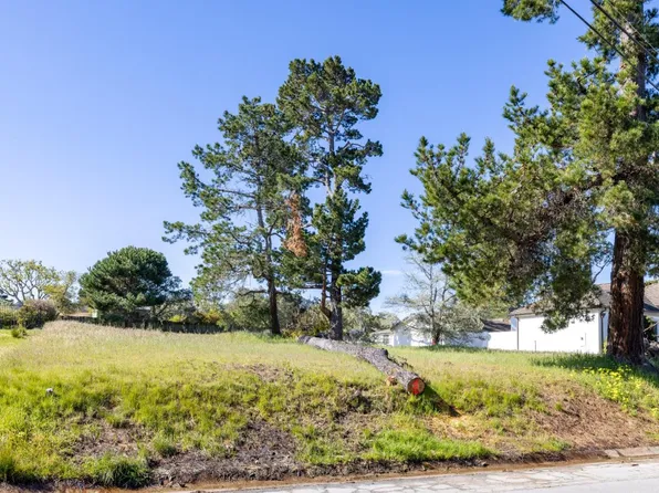 20 Alta Mesa Cir, Monterey, CA 93940