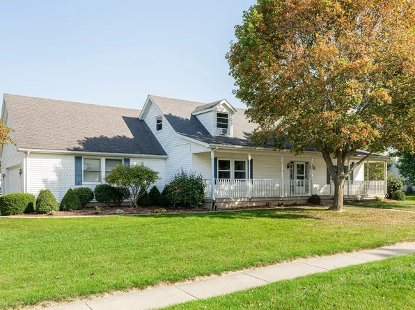 727 Freed Rd, Sycamore, IL 60178