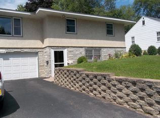 2716 110th St W, Bloomington, MN 55431