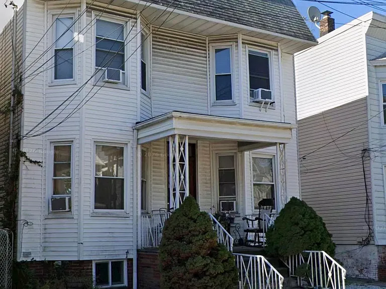82 W 27th St — Photo 10