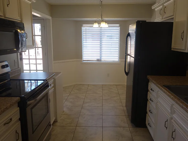5616 Amherst St — Photo 6