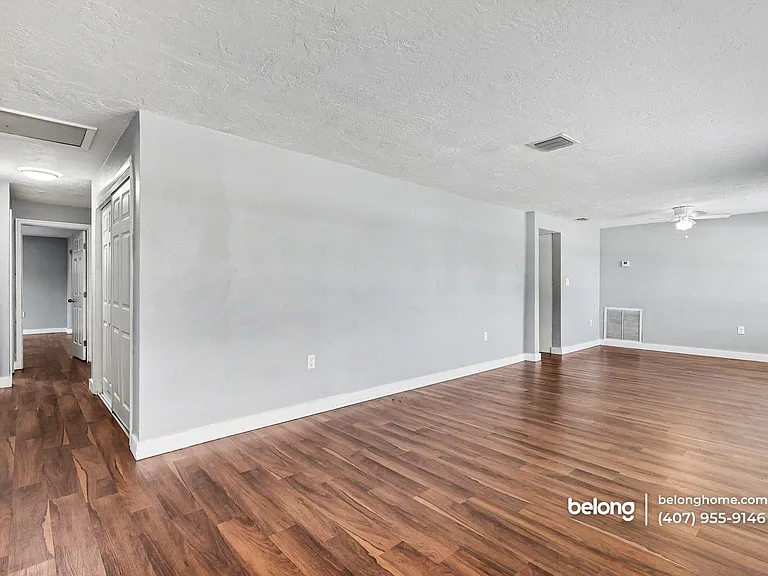 1147 Manatee Dr — Photo 4