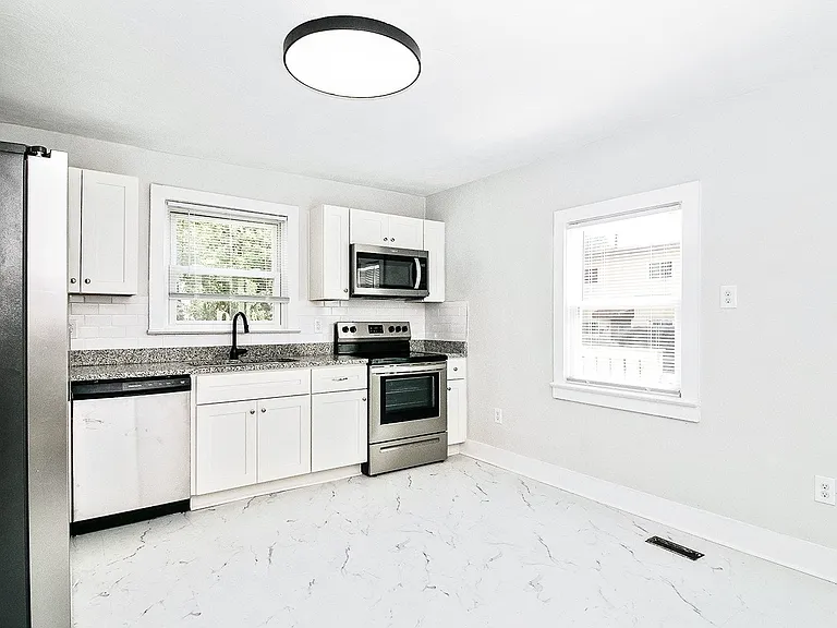 2610 Munson St #2 — Photo 5