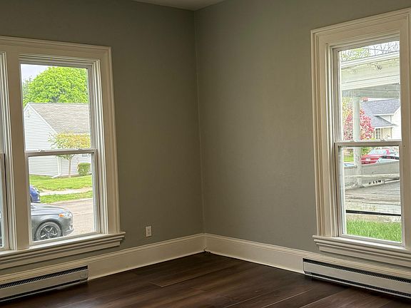 5th image of 180 Columbus St #1
