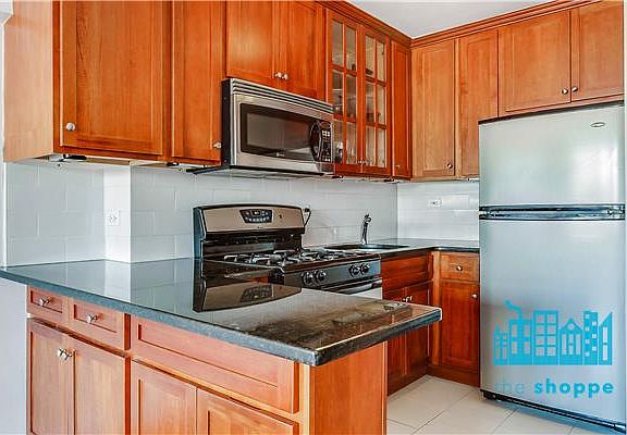 3rd image of 495 E 7th St APT 7K