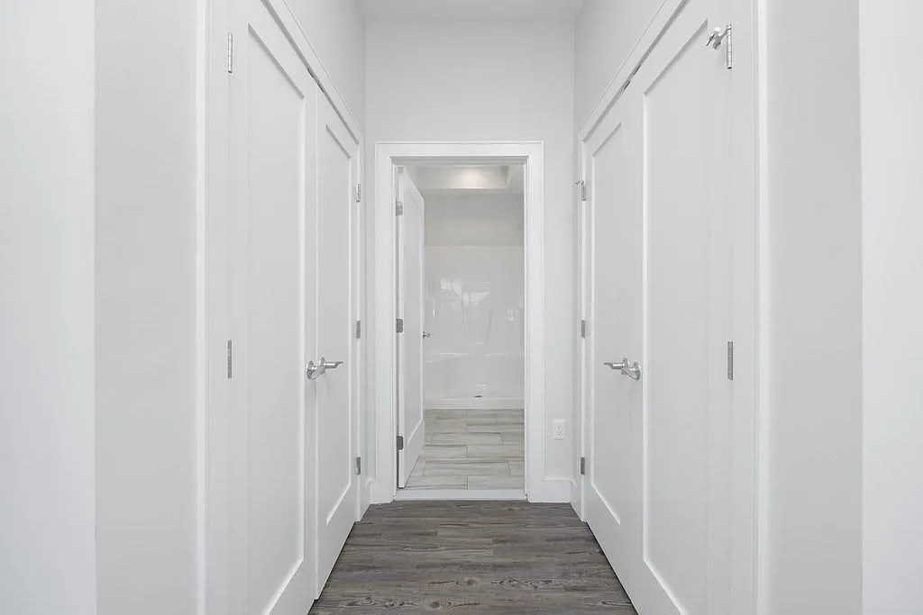 16 Laurel St — Photo 2