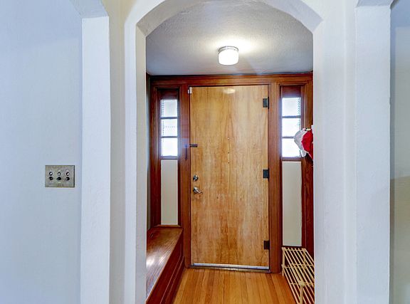 4th image of 1108 W Daniel St
