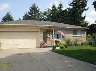 37360 Munger Dr, Livonia, MI