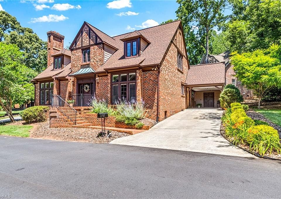 1st image of 104 Candlewyck Dr
