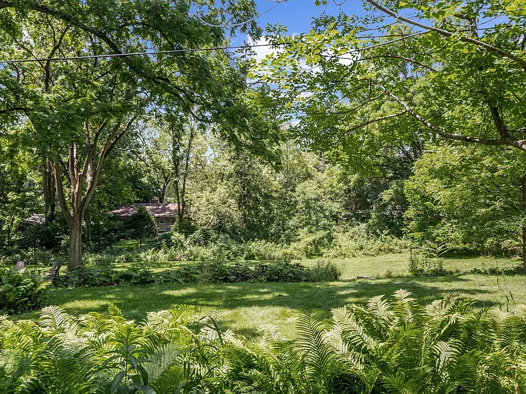 941 Newport Rd — Photo 28