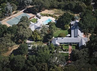 560 Moore Rd, Woodside, CA 94062