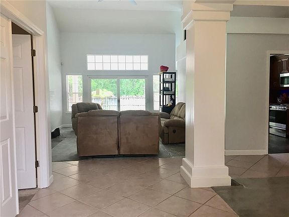 3rd image of 360 Remington Dr