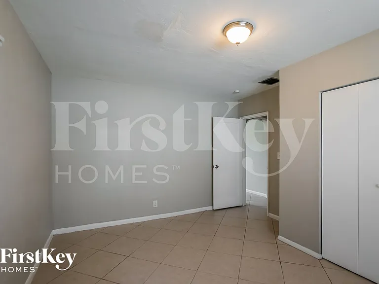 2839 Washington St — Photo 7
