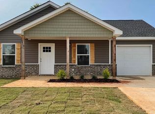 2418 College St, Columbus, MS 39701