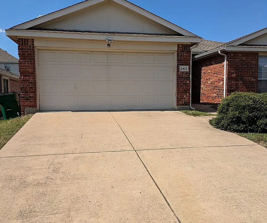 1st image of 2428 Collier Dr