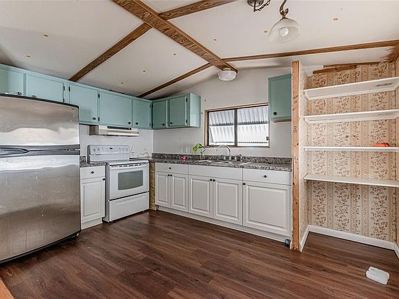 4th image of 1107 50th Avenue Dr W
