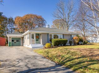 11 Park Ln, Gorham, ME 04038