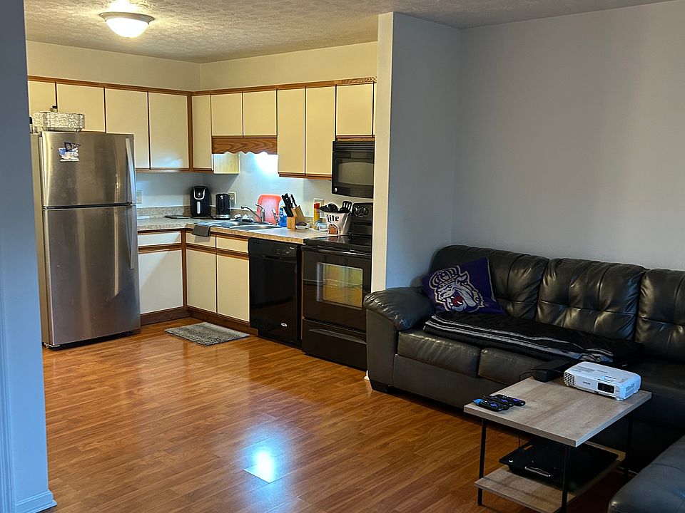 1st image of 1136 Robinhood Ct #B