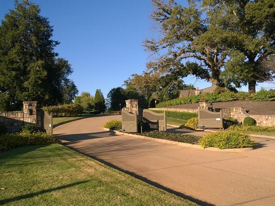 1st image of 1909 Oakleigh Way