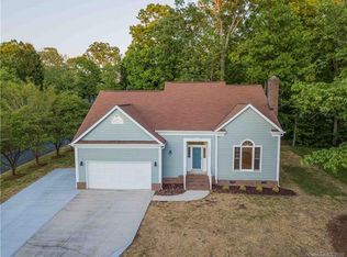 1301 Long Paw Ln, Charlotte, NC 28214