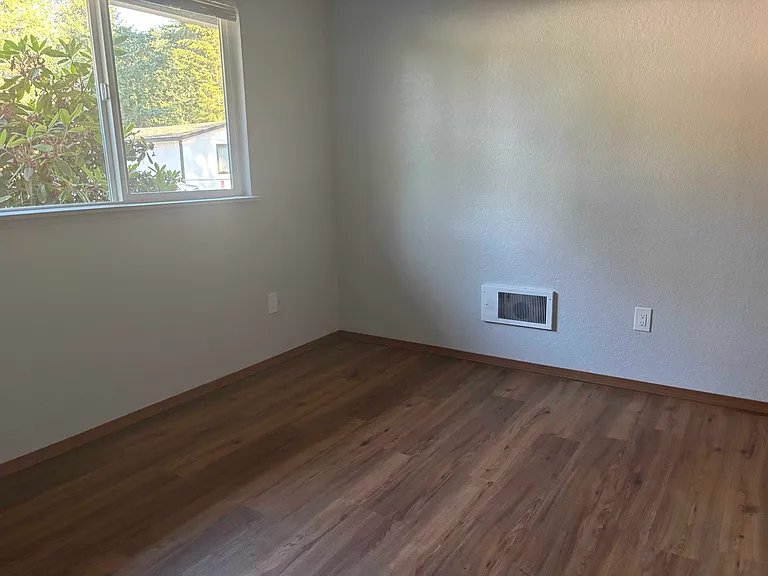 4th Avenue Ct E — Photo 12