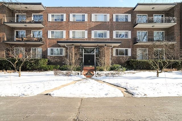 1st image of 90 Franklin Pl E APT 309