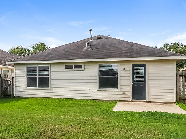 4018 Falvel Shadow Creek Dr — Photo 16