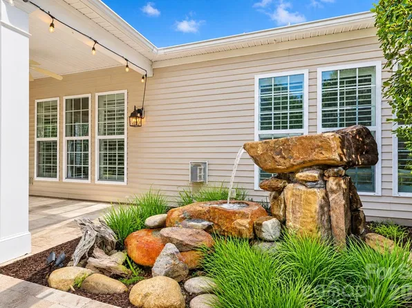 8077 Crater Lake Dr, Indian Land, SC 29707
