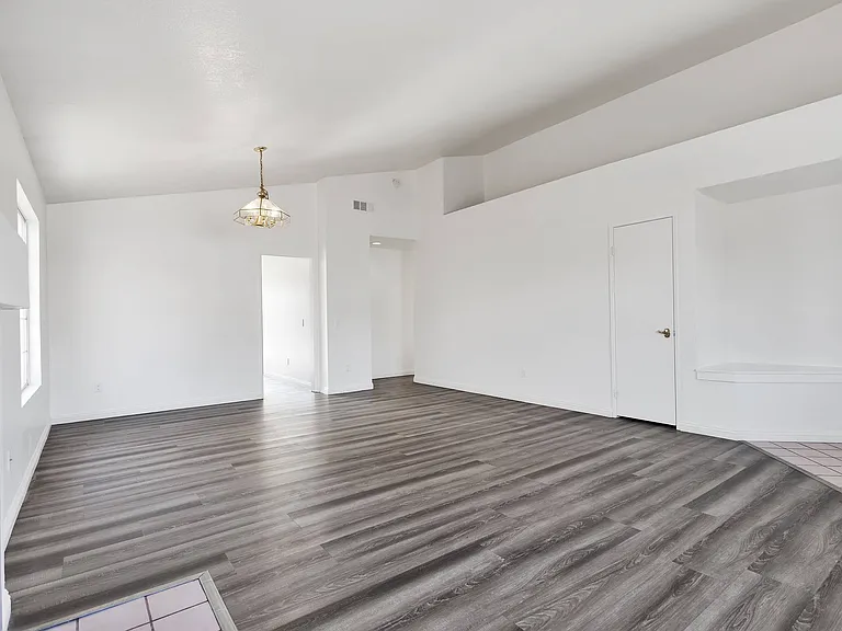 12145 Cobblestone Dr — Photo 9