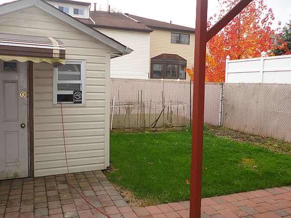 2nd image of 1062 Rockland Ave