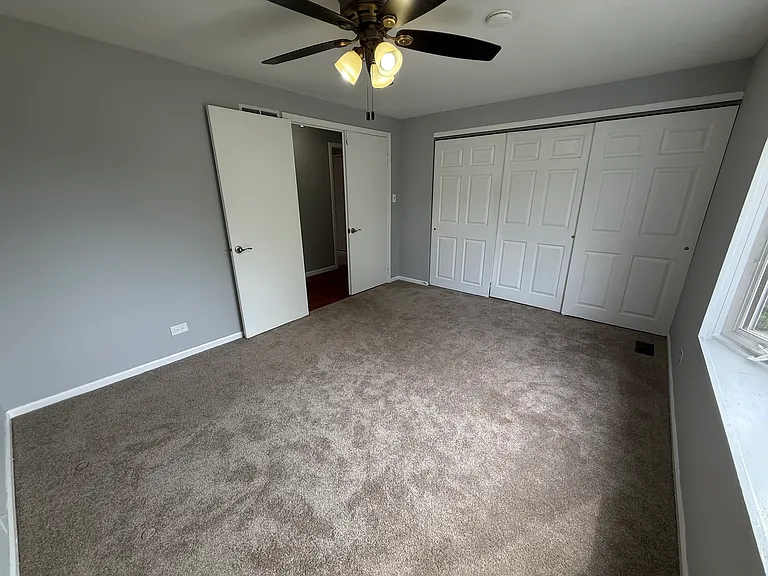 1927 Governors Ln — Photo 13