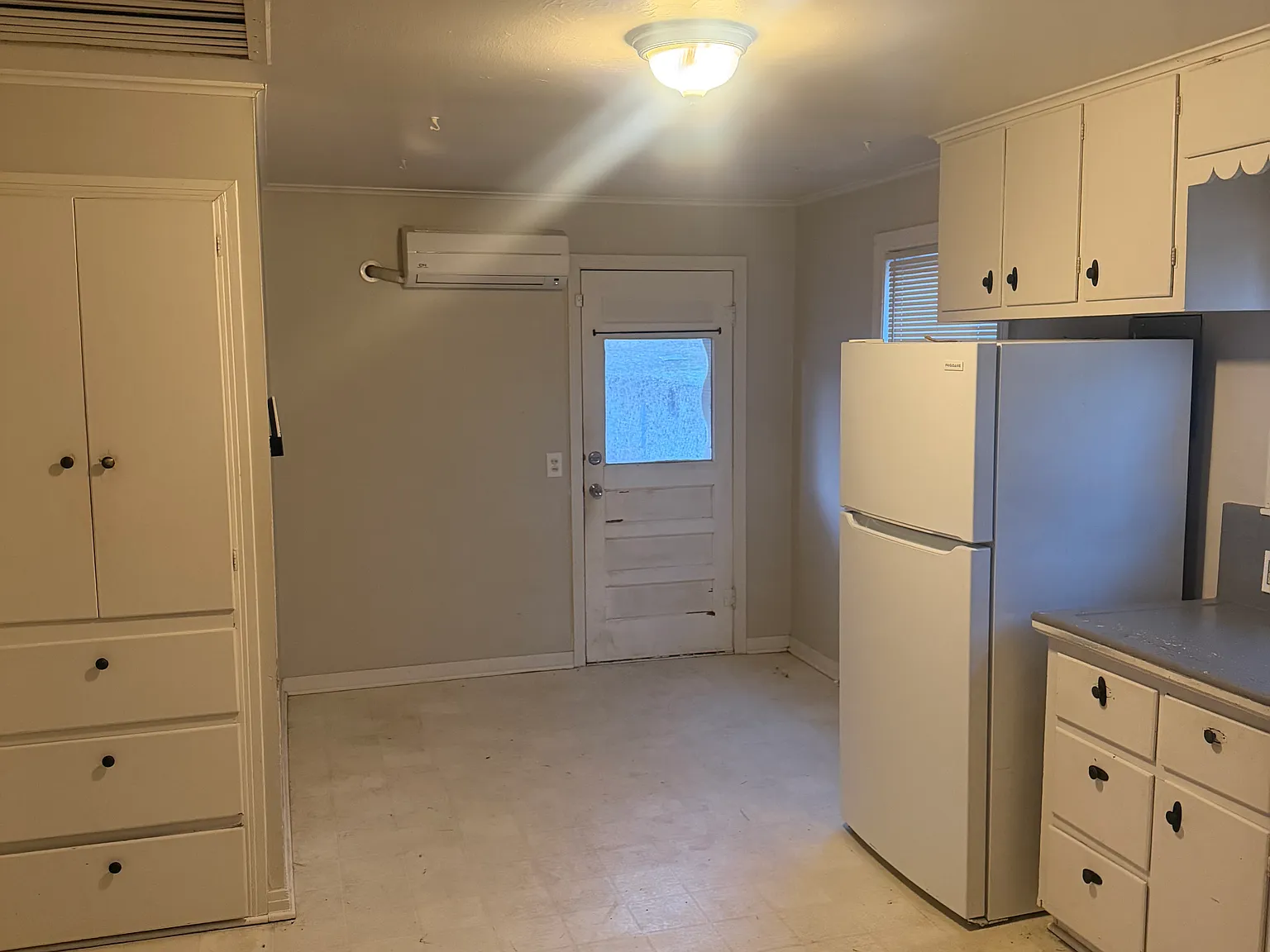 1 bed, 884 sqft, $750 — Photo 2