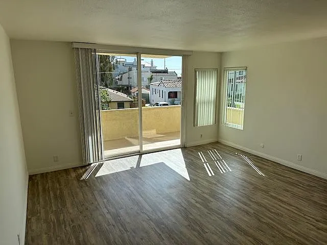 211 S Calle Seville #C — Photo 4