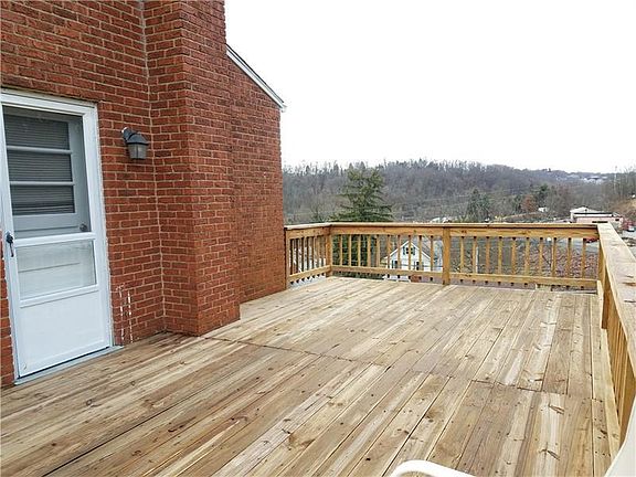5th image of 109 Woodhall Dr