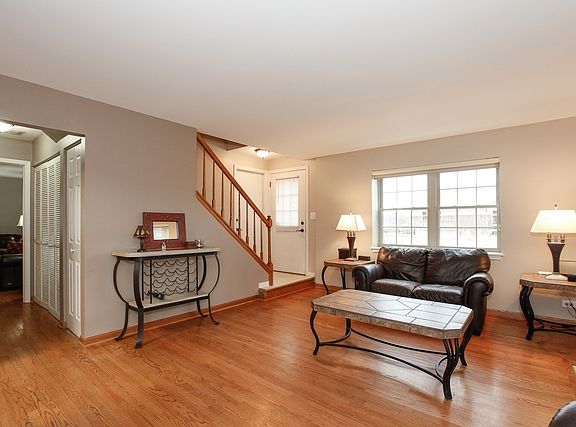 4th image of 901 Carlisle Ave