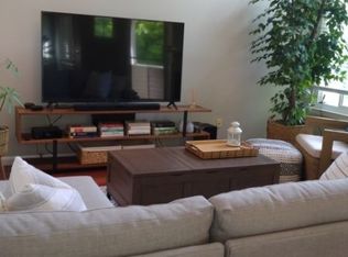 26 Encampment Dr, Bedminster, NJ 07921