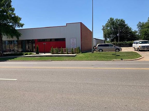 2nd image of 1132 W Britton Rd