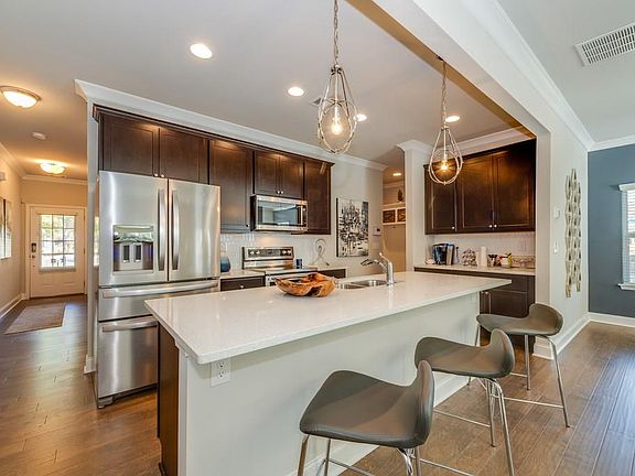 4th image of 553 Monticello Blvd SE #307