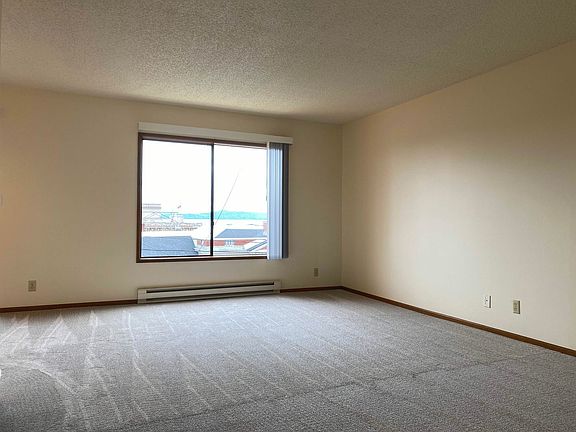 3rd image of 1015-1049 Franklin Ave #1017